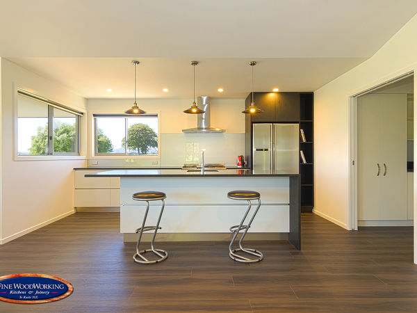 Modern & Streamlined Kitchen